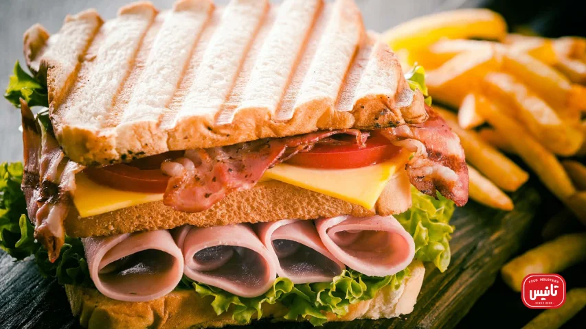 ساندویچ سرد با ژامبون مرغ